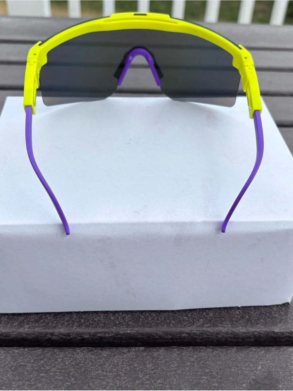 Boutique frame wide